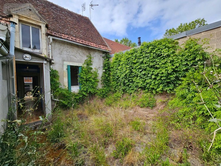 Maison a vendre Saint-Amand-Montrond 18200 Cher 80 m2 5 pièces 48000 euros