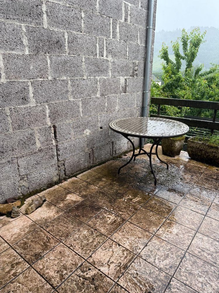 Immeuble a vendre Saint-Martin-Valmeroux 15140 Cantal  84800 euros