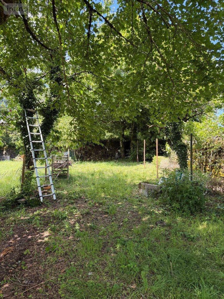 Immeuble a vendre Mauriac 15200 Cantal 144 m2  37100 euros