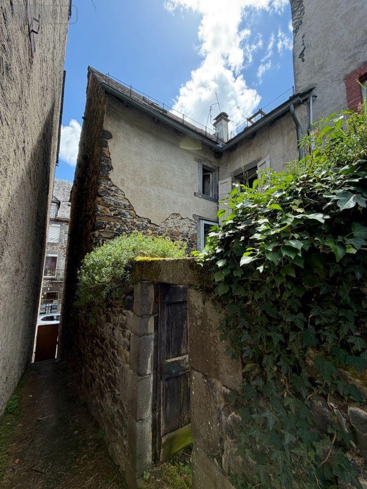 Immeuble a vendre Mauriac 15200 Cantal 144 m2  37100 euros