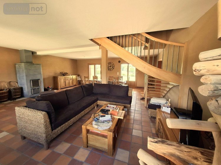 Maison a vendre Auzelles 63590 Puy-de-Dôme 144 m2 8 pièces 399000 euros