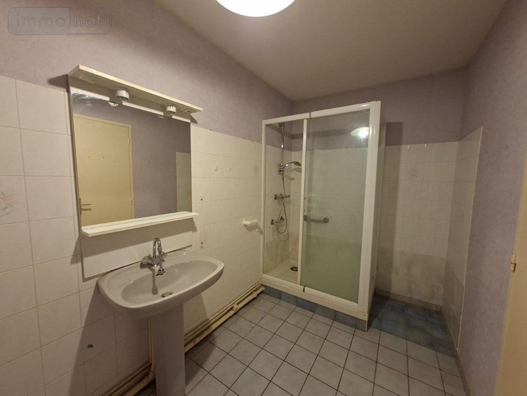 Appartement a vendre Saint-Amand-Montrond 18200 Cher 75 m2 3 pièces 79500 euros