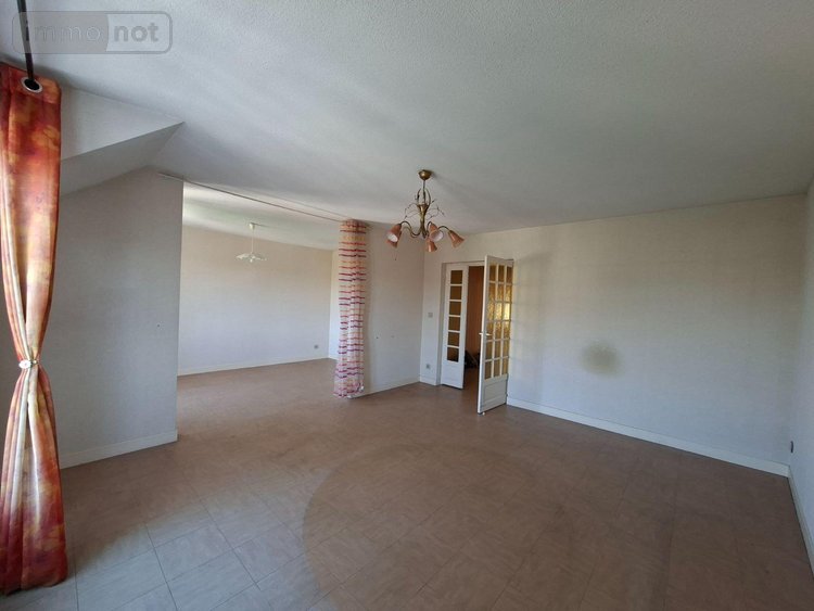 Appartement a vendre Saint-Amand-Montrond 18200 Cher 75 m2 3 pièces 79500 euros