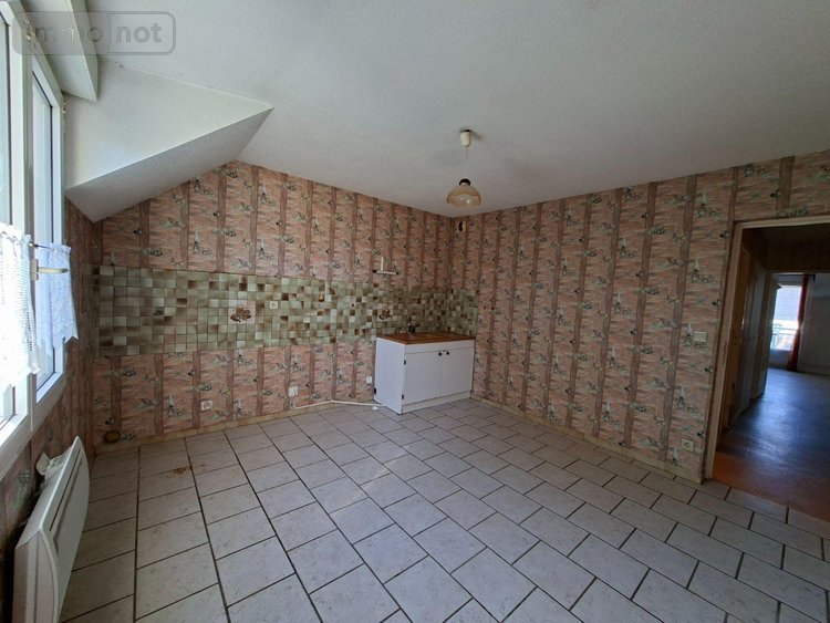 Appartement a vendre Saint-Amand-Montrond 18200 Cher 75 m2 3 pièces 79500 euros