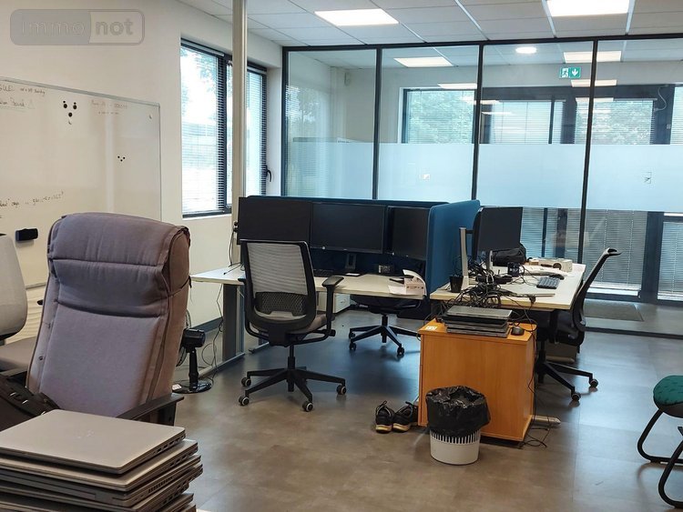 Fonds et murs commerciaux a vendre Tinténiac 35190 Ille-et-Vilaine  1268000 euros