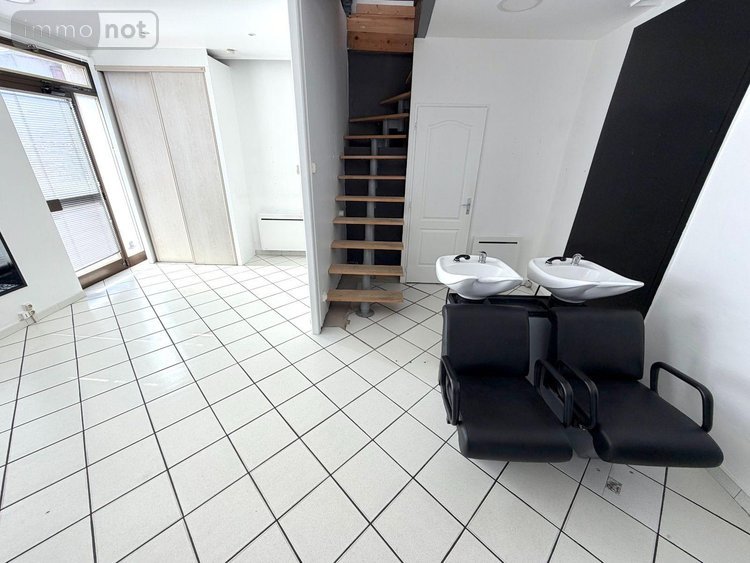 Fonds et murs commerciaux a vendre Dolomieu 38110 Isère 55 m2  115000 euros