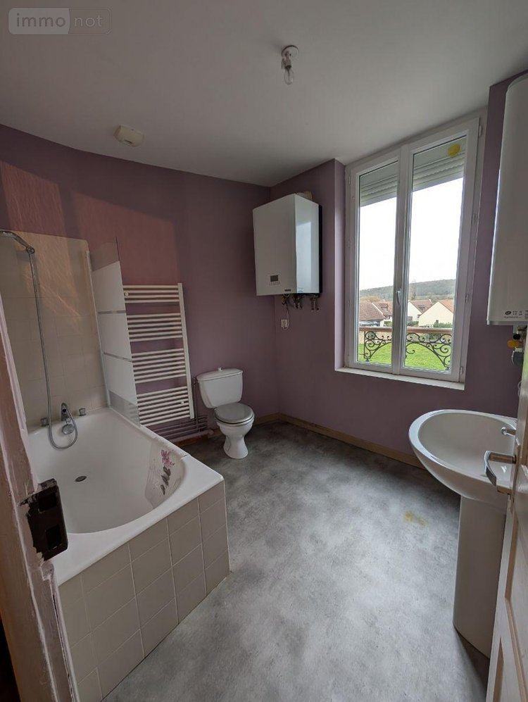 Location maison Bessé-sur-Braye 72310 Sarthe 86 m2 4 pièces 450 euros