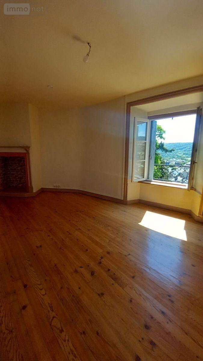 Maison a vendre Murat 15300 Cantal 73 m2  90400 euros