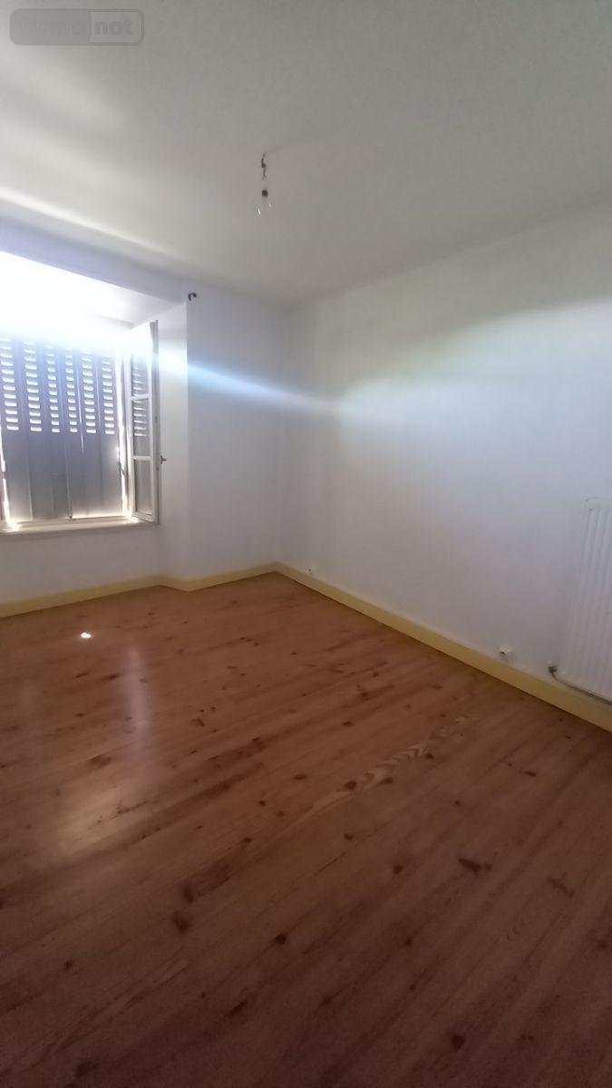 Maison a vendre Murat 15300 Cantal 73 m2  90400 euros