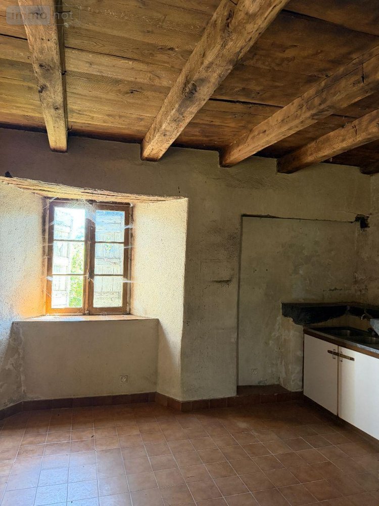 Maison a vendre Chalvignac 15200 Cantal 6 pièces 68900 euros