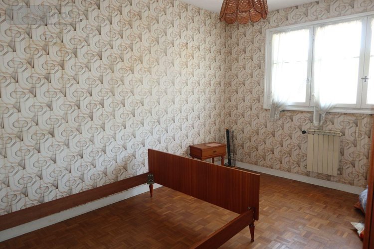 Maison a vendre Pont-de-Buis-lès-Quimerch 29590 Finistère 234 m2 7 pièces 167200 euros