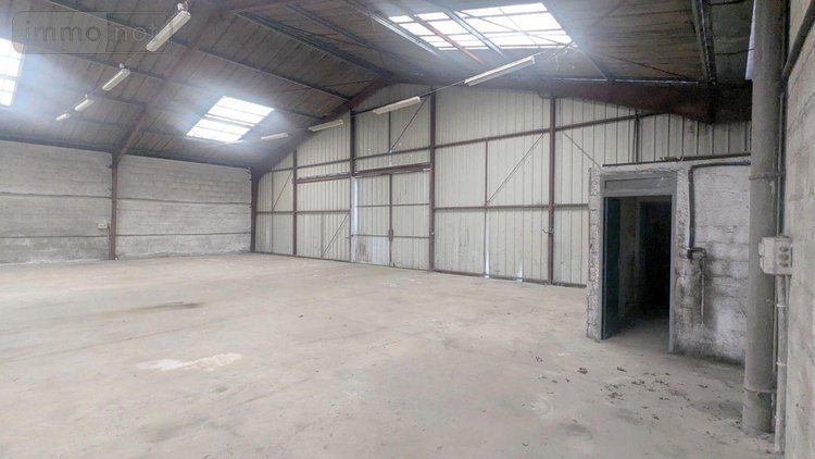 Fonds et murs commerciaux a vendre Questembert 56230 Morbihan  320000 euros