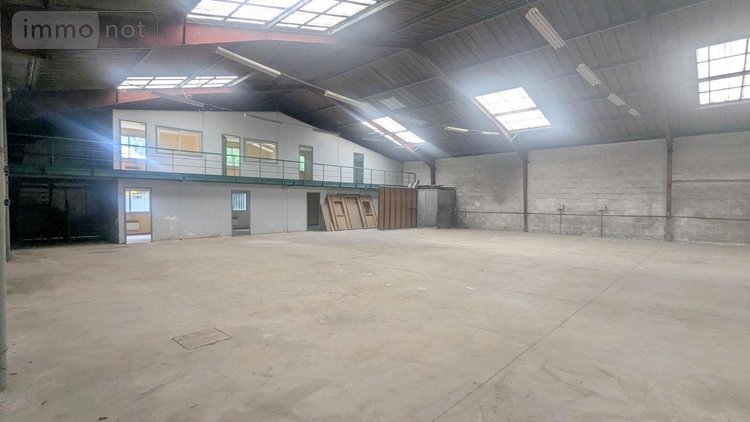 Fonds et murs commerciaux a vendre Questembert 56230 Morbihan  320000 euros