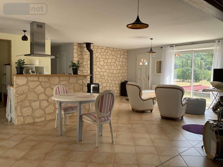 Maison a vendre Gourdon 46300 Lot 121 m2 5 pièces 234300 euros