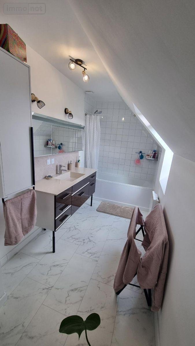Location maison Courgains 72260 Sarthe 101 m2 5 pièces 800 euros