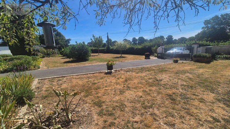 Maison a vendre Neuvy-Saint-Sépulchre 36230 Indre 210 m2 8 pièces 249600 euros