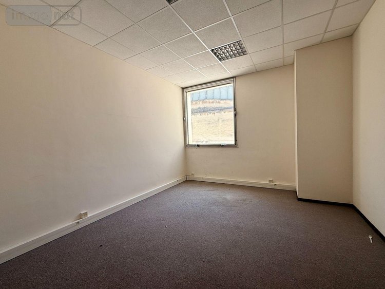 Immeuble a vendre Marseille 16e Arrondissement 13016 Bouches-du-Rhône 1300 m2  1100000 euros