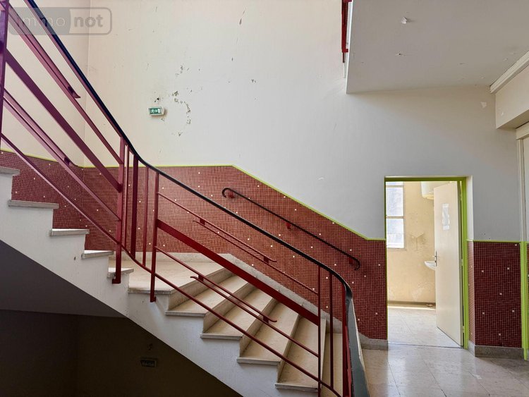 Fonds et murs commerciaux a vendre Marseille 16e Arrondissement 13016 Bouches-du-Rhône 1300 m2  1100000 euros