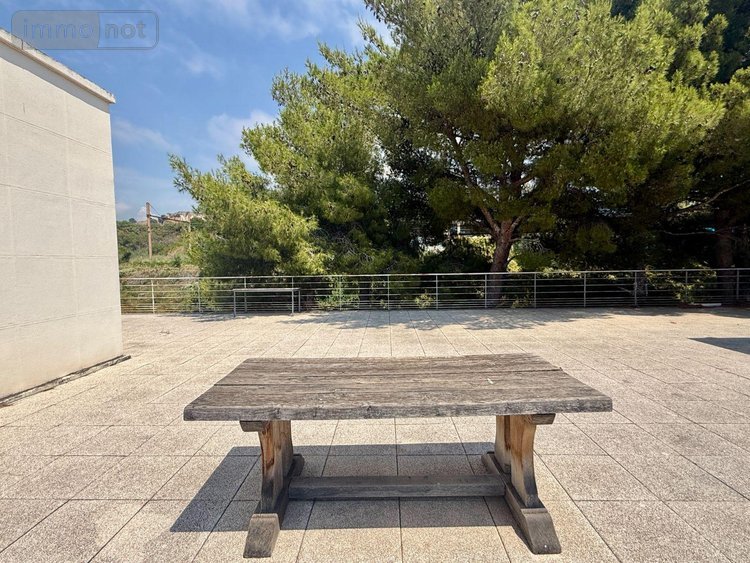 Immeuble a vendre Marseille 16e Arrondissement 13016 Bouches-du-Rhône 1300 m2  1100000 euros