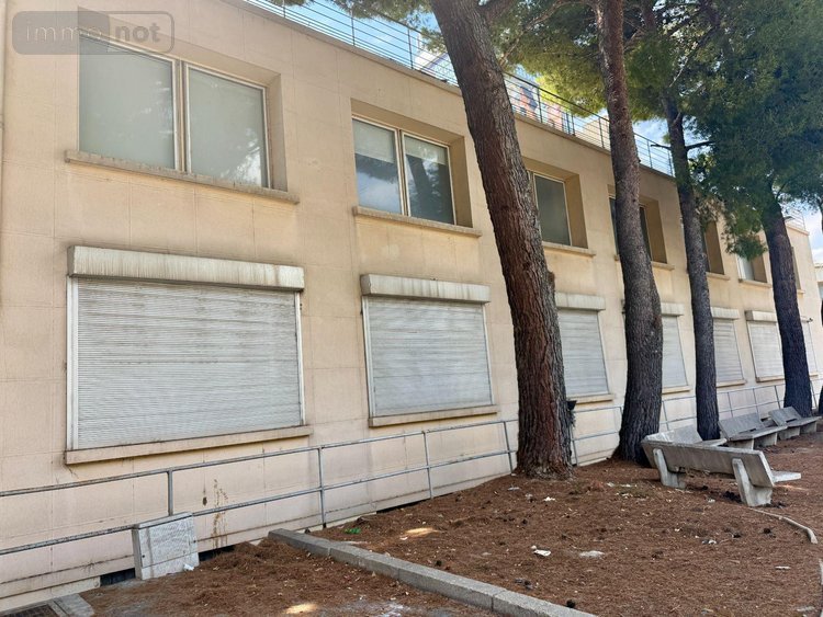 Fonds et murs commerciaux a vendre Marseille 16e Arrondissement 13016 Bouches-du-Rhône 1300 m2  1100000 euros