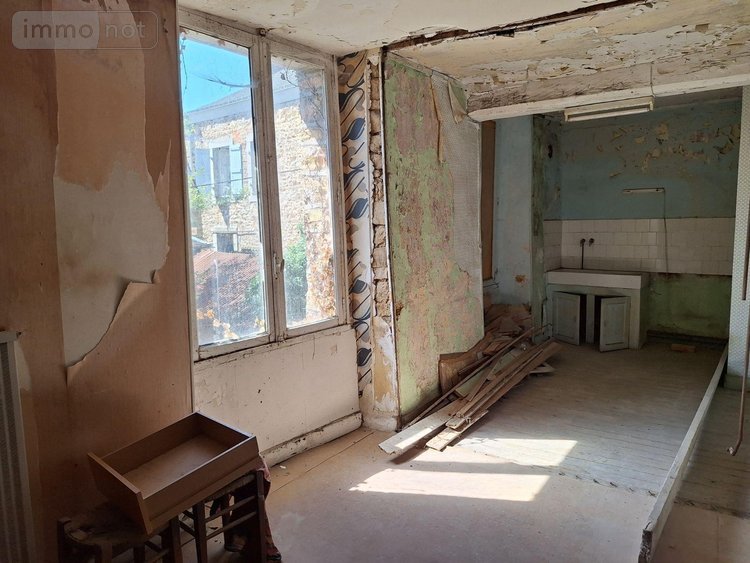 Immeuble a vendre Chailland 53420 Mayenne 350 m2  136500 euros
