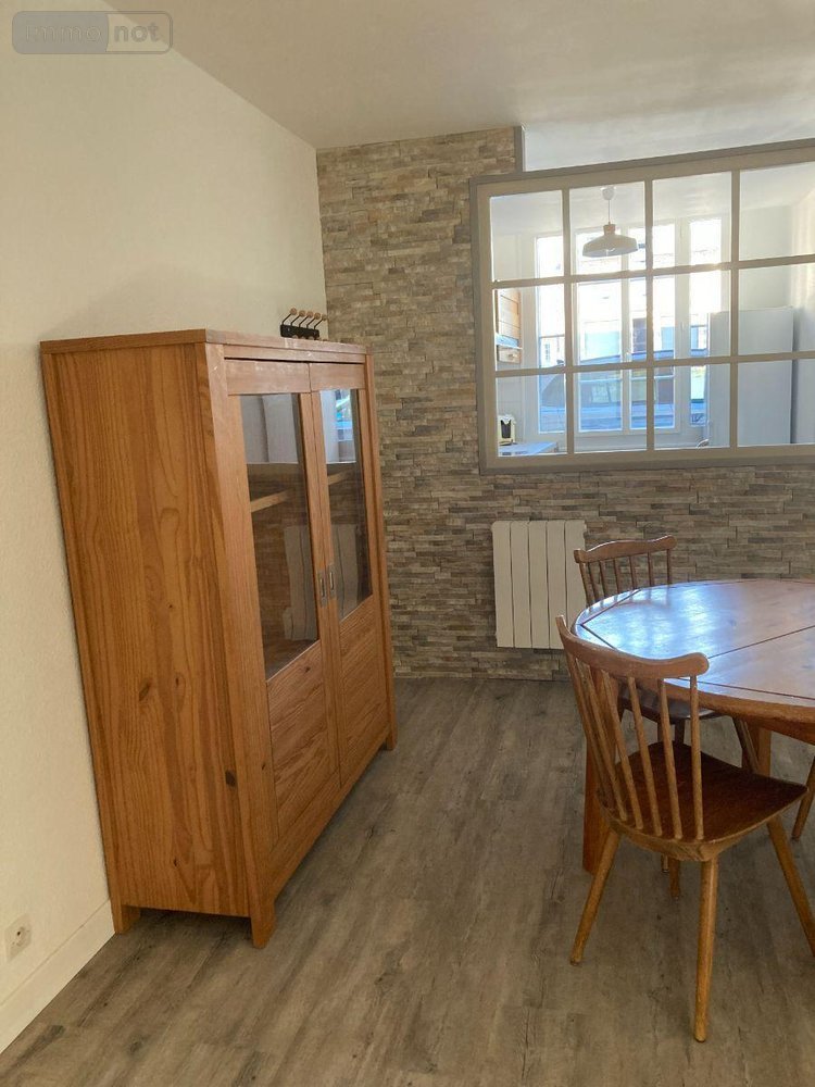 Location maison Montfort-sur-Meu 35160 Ille-et-Vilaine 62 m2 3 pièces 770 euros