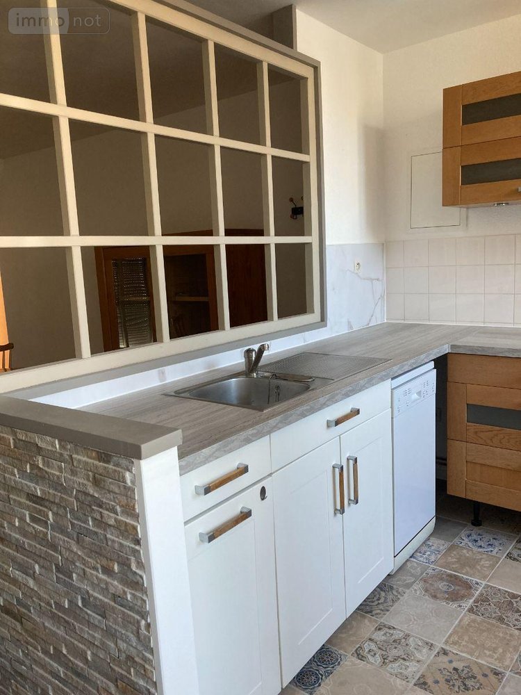 Location maison Montfort-sur-Meu 35160 Ille-et-Vilaine 62 m2 3 pièces 770 euros
