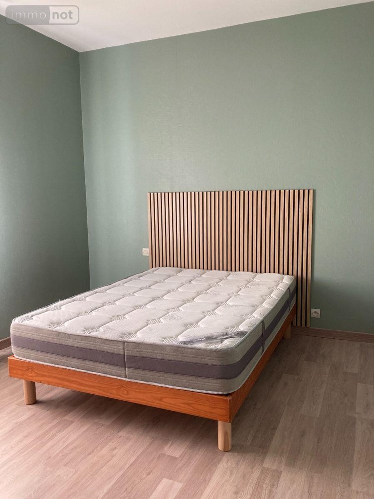 Location maison Montfort-sur-Meu 35160 Ille-et-Vilaine 62 m2 3 pièces 770 euros