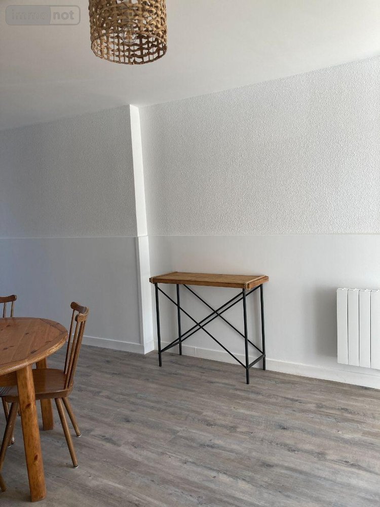 Location maison Montfort-sur-Meu 35160 Ille-et-Vilaine 62 m2 3 pièces 770 euros
