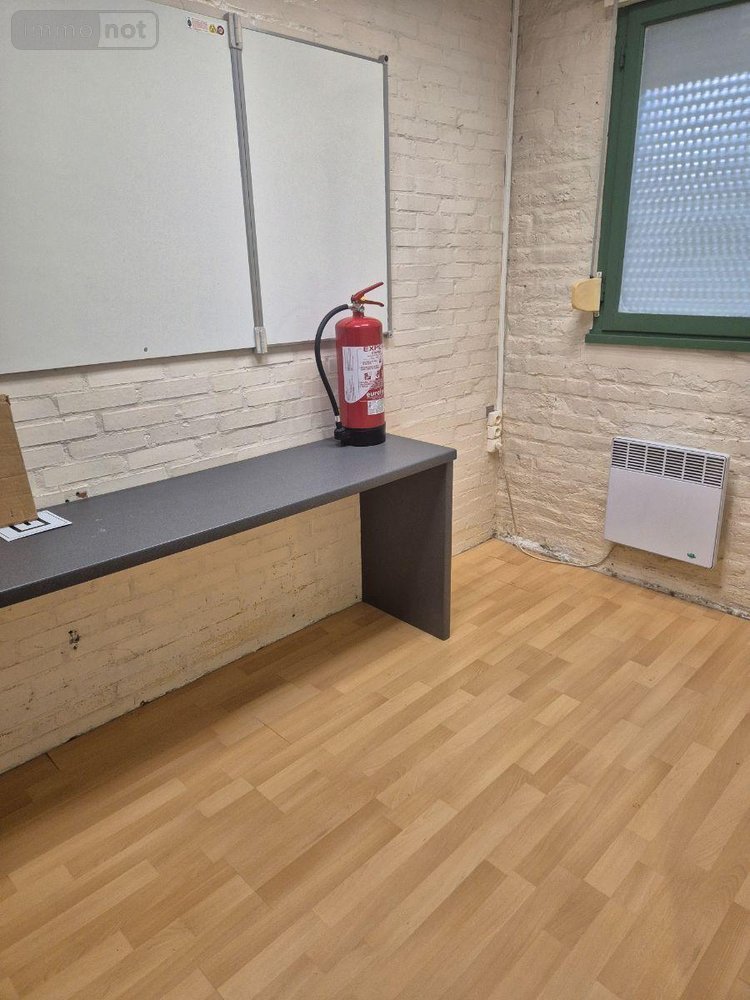 Location fonds et murs commerciaux Bailleul 59270 Nord 65 m2  1060 euros