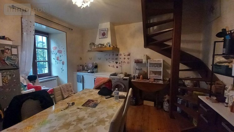 Immeuble a vendre Murat 15300 Cantal 200 m2  279000 euros