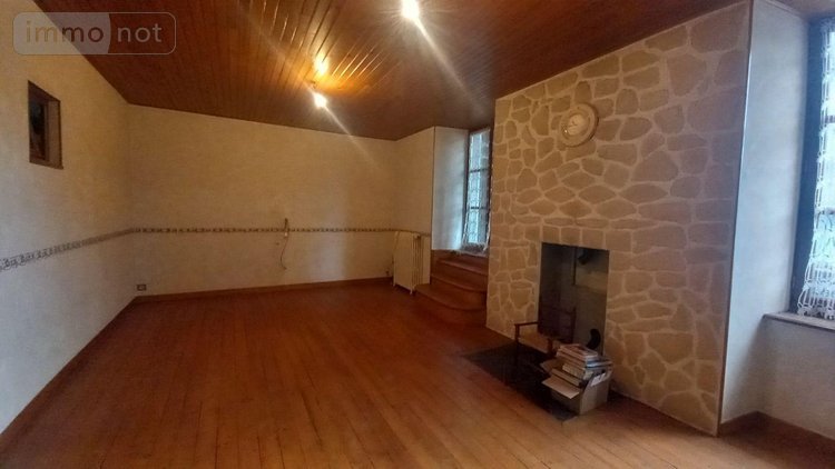 Immeuble a vendre Murat 15300 Cantal 200 m2  279000 euros
