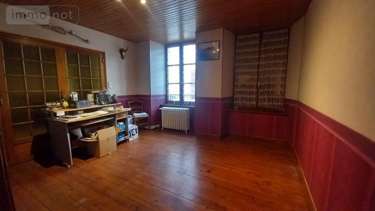 Immeuble a vendre Murat 15300 Cantal 200 m2  279000 euros